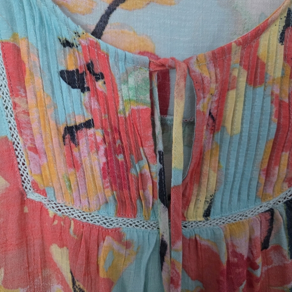 Zac & Rachel Green Blouse with Tie Front and 3/4 Sleeves - Picture 4 of 7